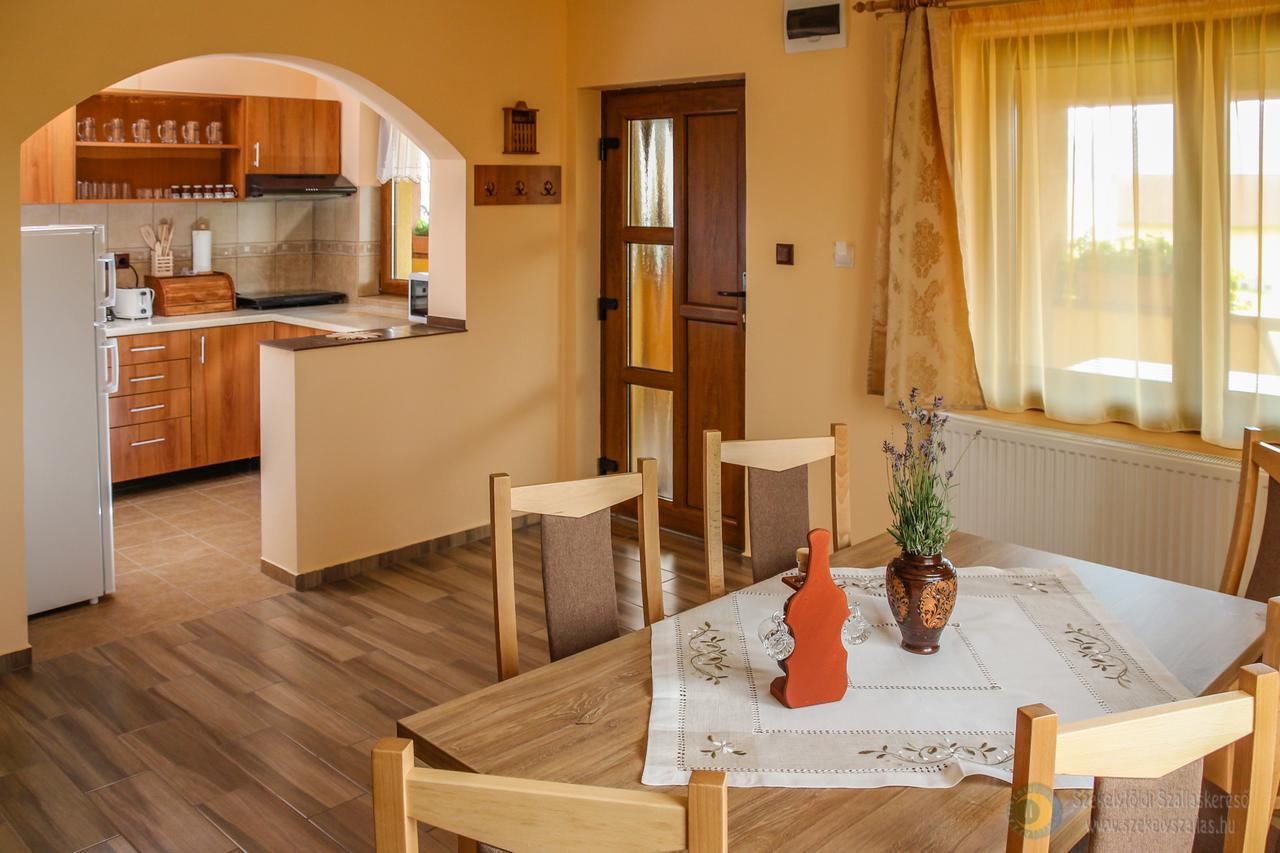 Apartamente Manó Apartmanok Parajd Kültér fotó